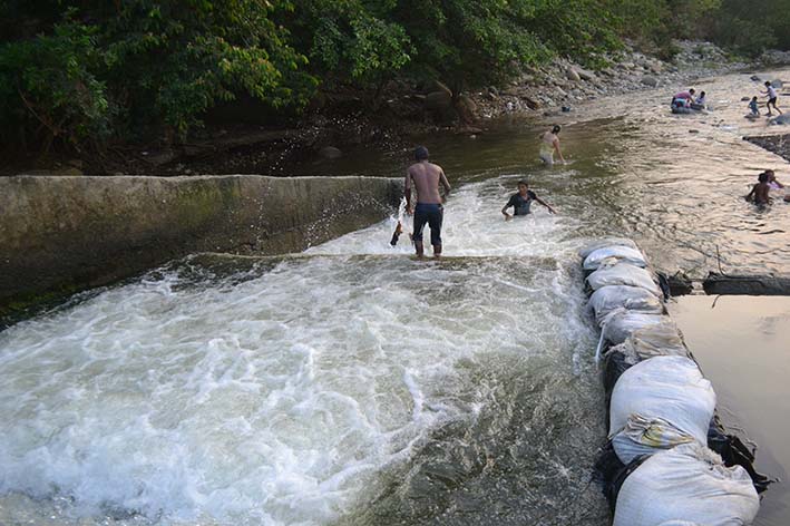 Con servicio de estaderos, restaurantes y hoteles, el balneario El Túnel, en el corregimiento de Riofrío, se ha potenciado como destinos turísticos inclusive a nivel nacional. Este lugar ha tomado renombre en todo el país, debido a todo lo que ofrece a sus visitantes. Los fines de semanas gran cantidad de personas de la región llegan a este río para realizar planes familiares y disfrutar de un baño en las cristalinas aguas de esta belleza natural.