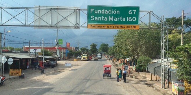 Al municipio de Fundación se puede llegar luego de volar desde cualquier destino nacional hasta el aeropuerto Simón Bolívar de Santa Marta o transitando las rutas del país vía terrestre.
