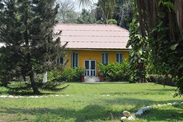 Una de las casas antiguas casas que dan la bienvenida a Prado Sevilla.